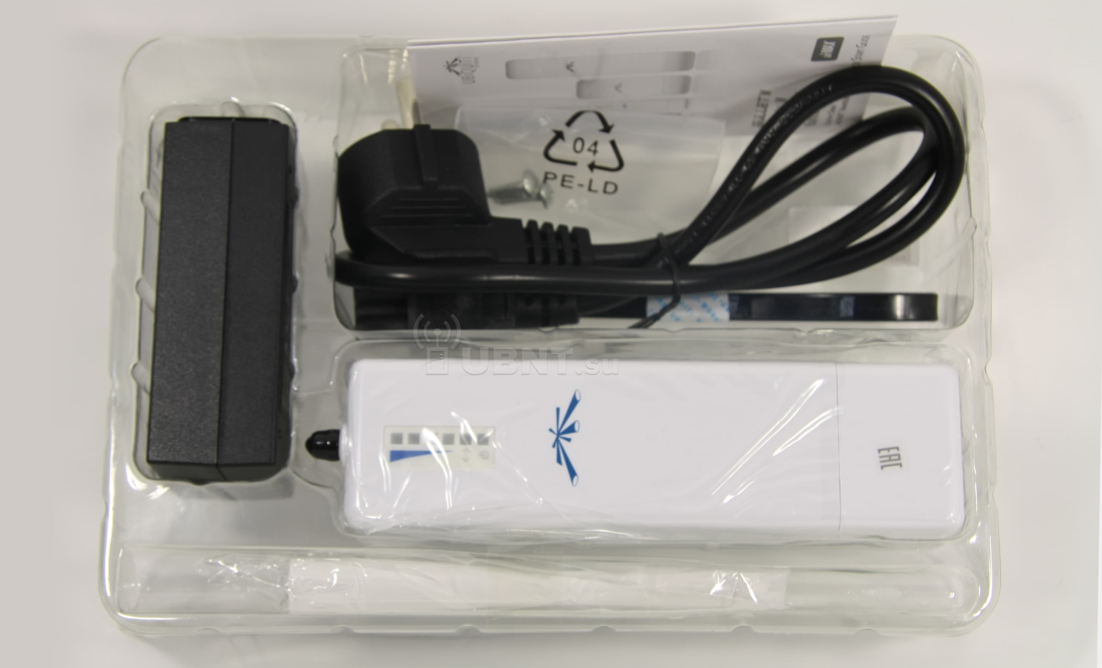 Всепогодная точка доступа WiFi 5ГГц MIMO Ubiquiti Rocket M5 ракурсы